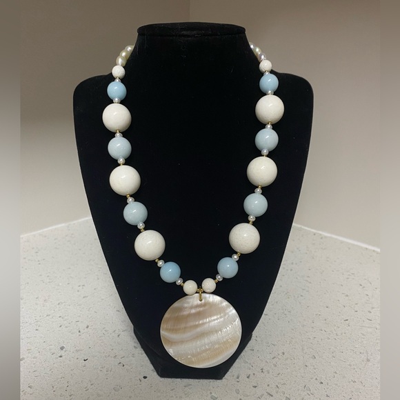 Lee Sands Jewelry - Vintage Lee Sands stone with freshwater pearls and shell pendant necklace